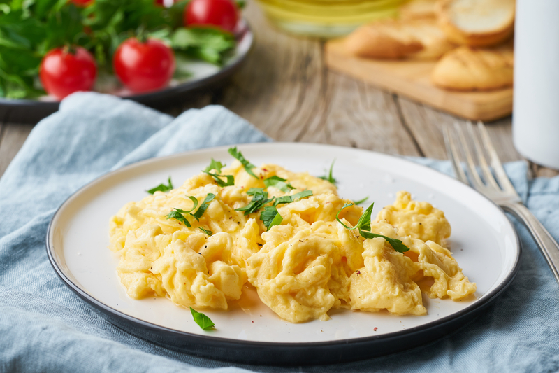 How to Make Healthy Scrambled Eggs